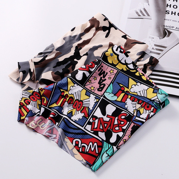 Színes férfi boxer mintával