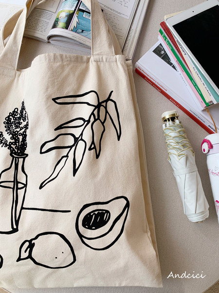 Bézs színű női válltáska hímzéssel