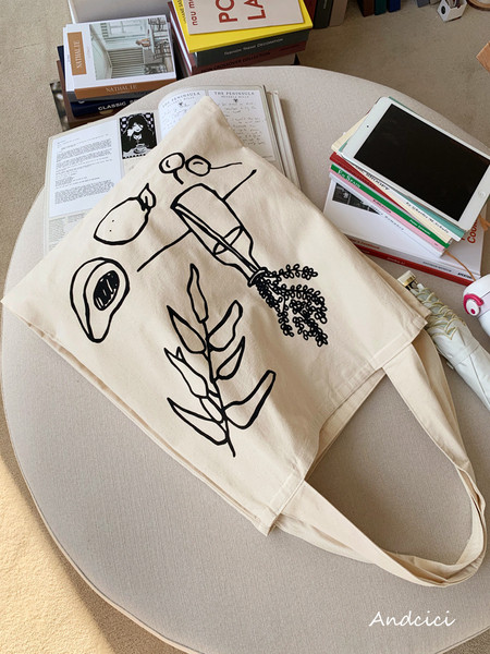 Bézs színű női válltáska hímzéssel