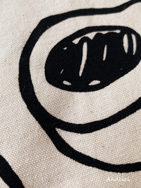 Bézs színű női válltáska hímzéssel