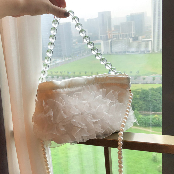 Modern női táska tüllből és díszgyöngyökből