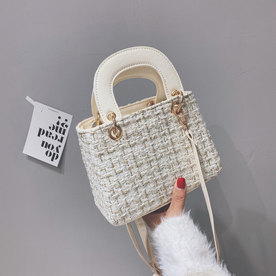 Modern női táska rövid és hosszú füllel