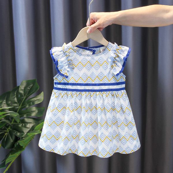 Moodne lokkidega lastekleit