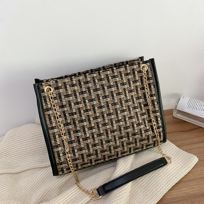 Dabartinis moteriškas krepšys su metalinėmis rankenomis tipo grandinėle