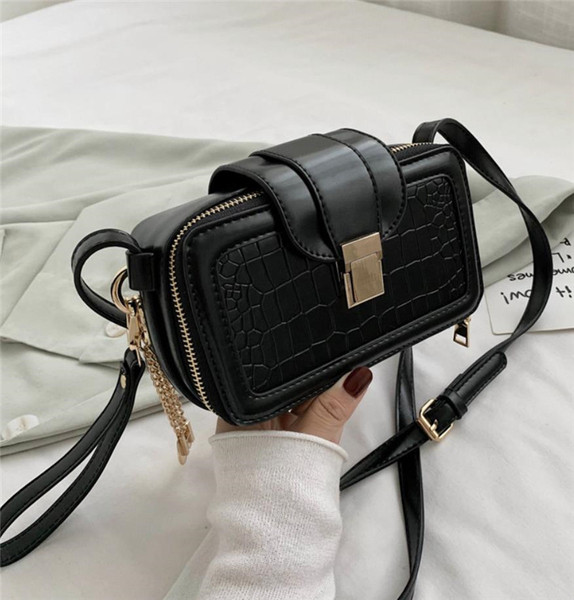 Mažas stačiakampis eko odos krepšys su sagtimi