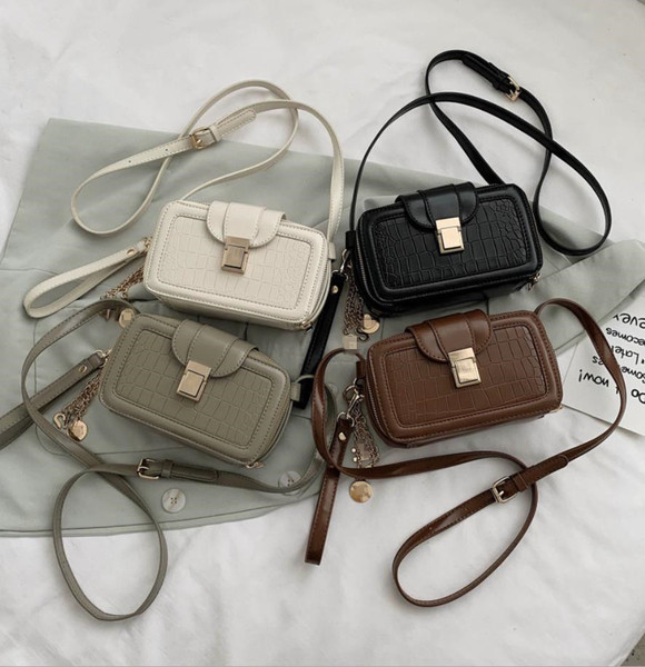 Mažas stačiakampis eko odos krepšys su sagtimi