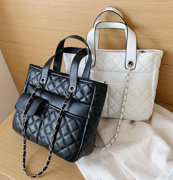 Eko bőrből készült alkalmi női táska két füllel