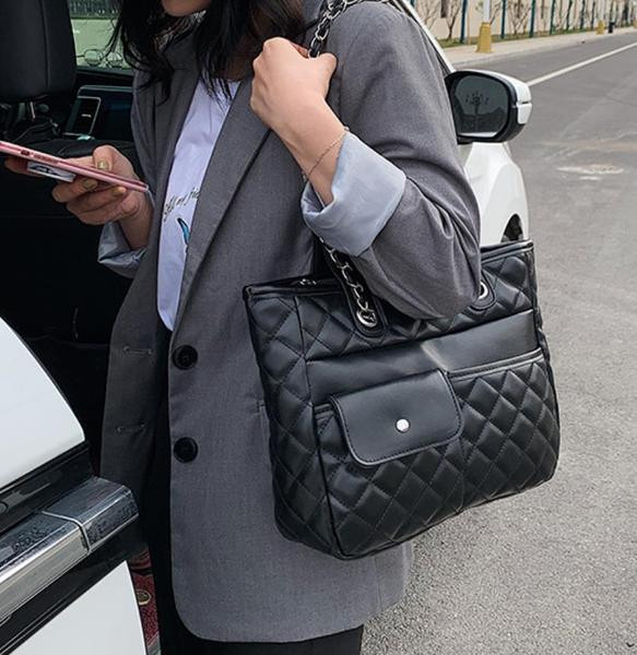 Eko bőrből készült alkalmi női táska két füllel