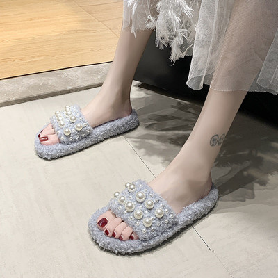 Modern női papucs plüssekkel és gyöngyökkel