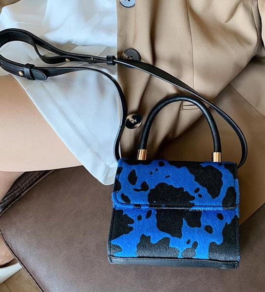 Μικρή τσάντα με δύο λαβές με άνιμαλ πριντ