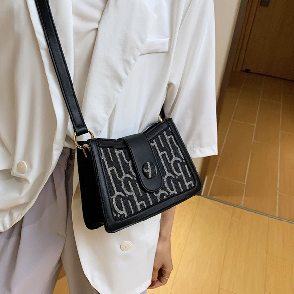 Μοντέρνα γυναικεία τσάντα από οικολογικό δέρμα με πέρλες