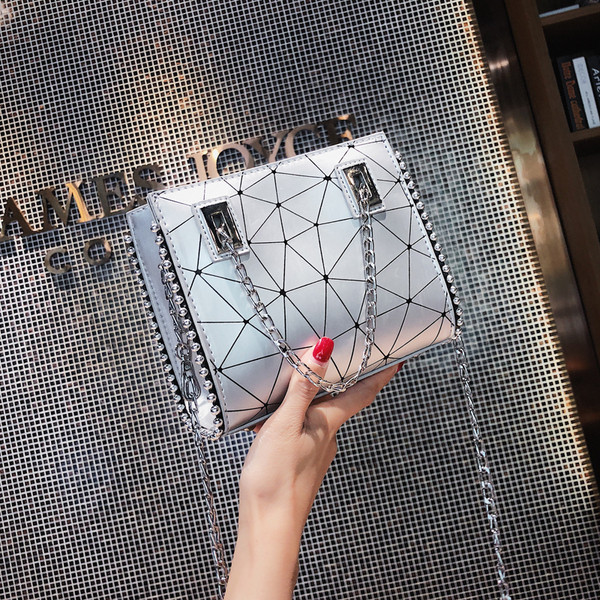 Stilīga sieviešu mini soma ar metāla apdari