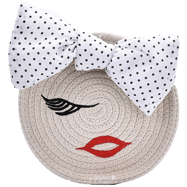 Laisvalaikio apvalios formos moteriška rankinė su 3D apdaila