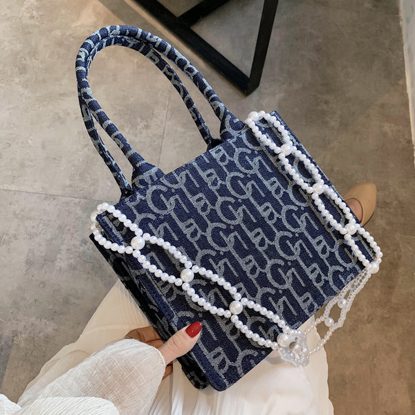 Γυναικεία κομψή τσάντα με κοντή λαβή και πέρλες