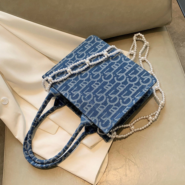 Γυναικεία κομψή τσάντα με κοντή λαβή και πέρλες