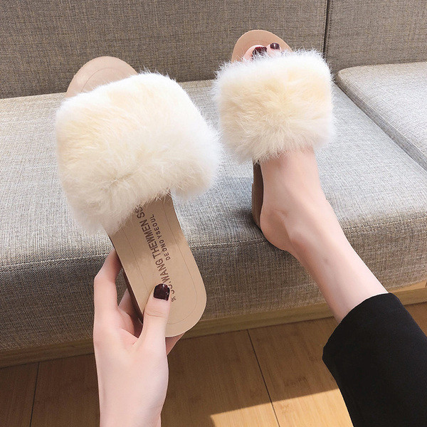 Дамски модерни чехли с пухени  каишки