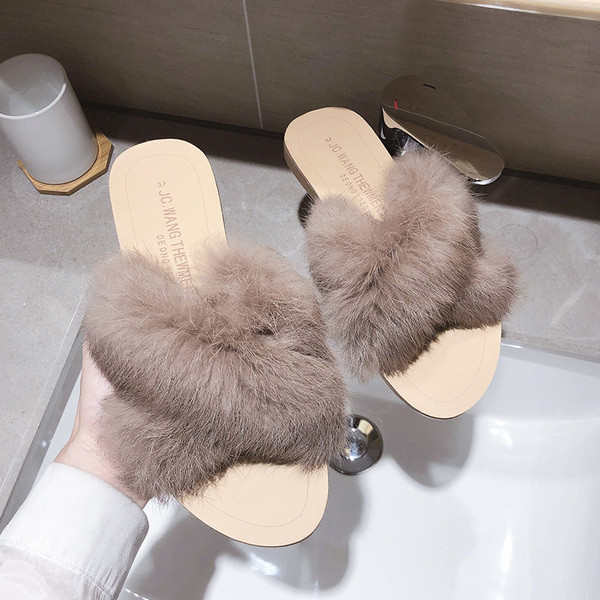 Дамски модерни чехли с пухени  каишки