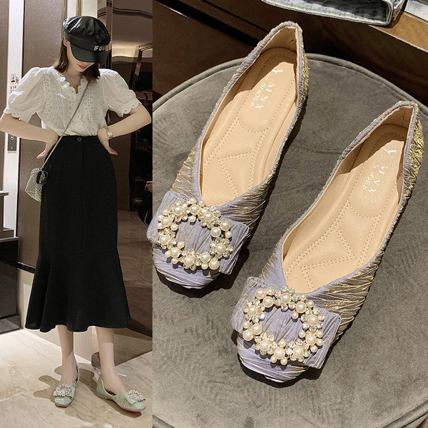 Pantofi moderni de dama cu perle si talpa plata