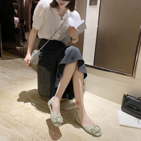 Pantofi moderni de dama cu perle si talpa plata