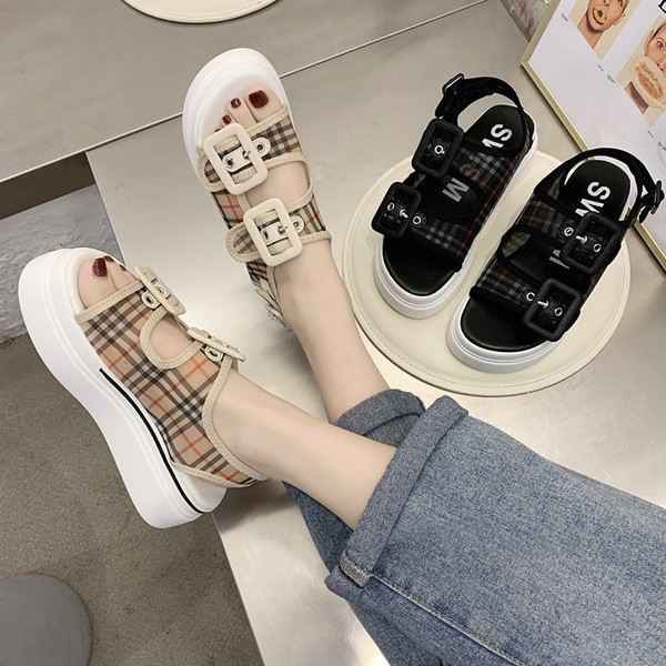 Дамски модерни сандали  с висока подметка 