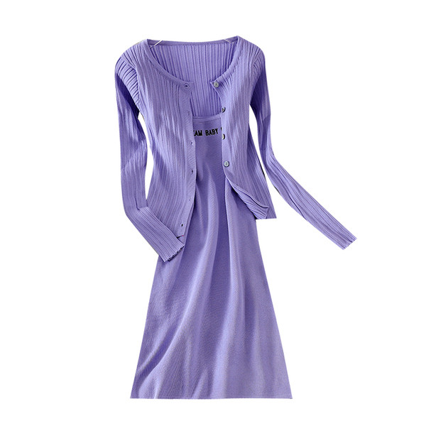 Set pentru femei care include o vestă și o rochie cu inscripție