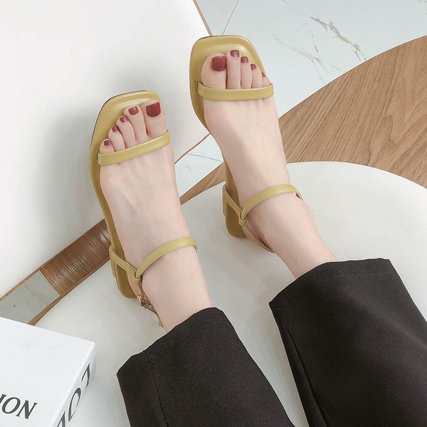 Sandale de dama cu bretele din piele lacuita