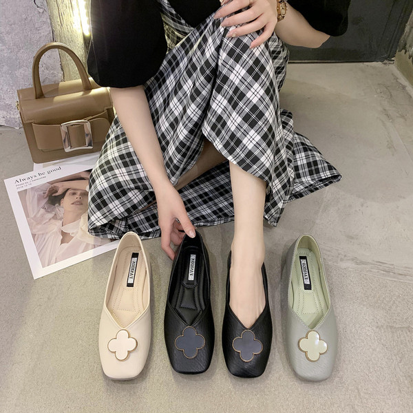 Pantofi retro dama cu element 3D