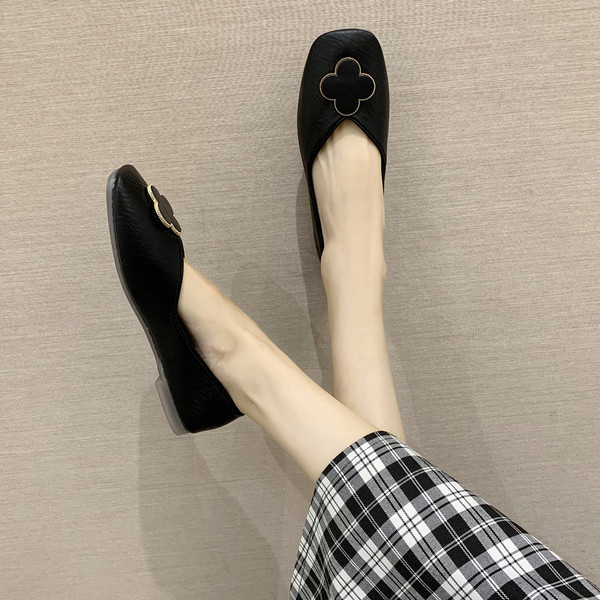 Pantofi retro dama cu element 3D