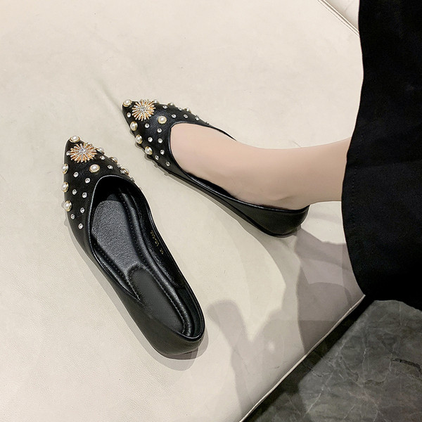 Pantofi moderni de dama cu perle