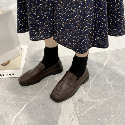 Pantofi de dama din piele retro