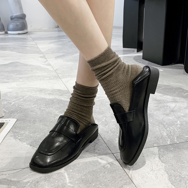 Pantofi de dama din piele retro