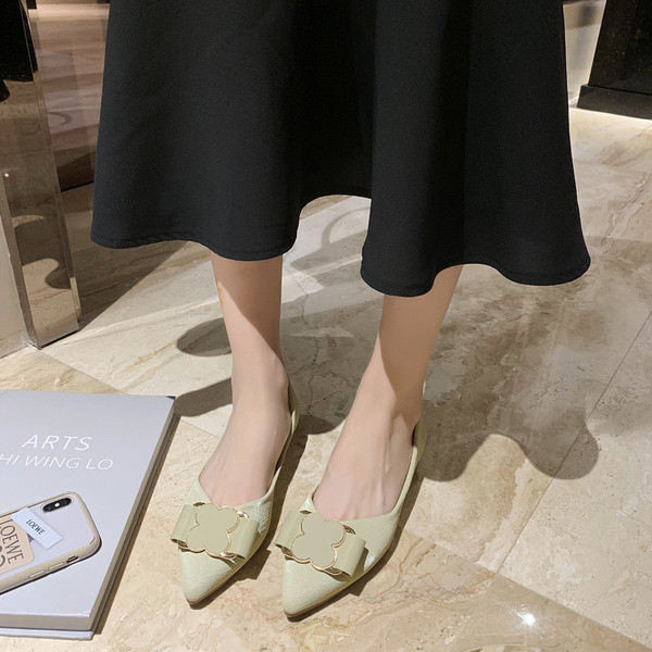 Pantofi casual dama cu element 3D - model ascutit