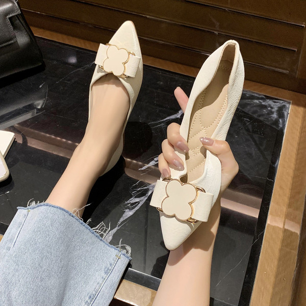 Pantofi casual dama cu element 3D - model ascutit