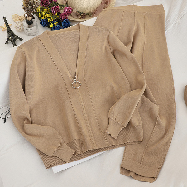 Set casual pentru femei care include un cardigan cu fermoar și pantaloni