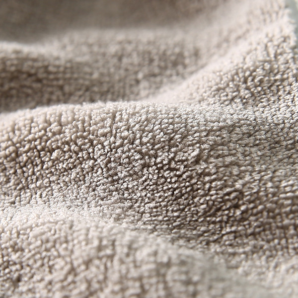 Bandă de păr reglabilă în jos cu lungime 63 și lățime 7,7