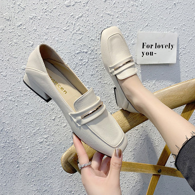 Retro ādas sieviešu espadrilas ar metāla elementu