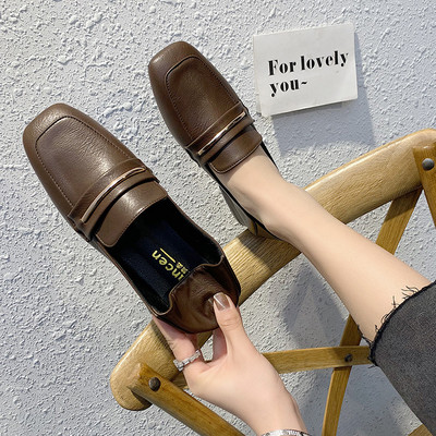Retro ādas sieviešu espadrilas ar metāla elementu
