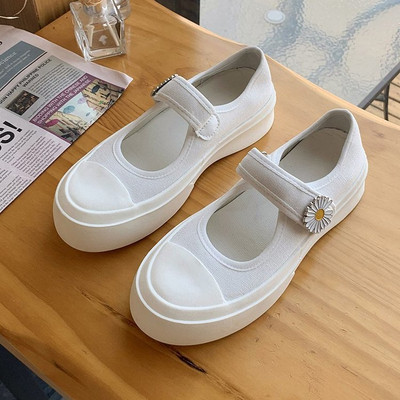 Ikdienas sieviešu apavi ar velcro un margrietiņu