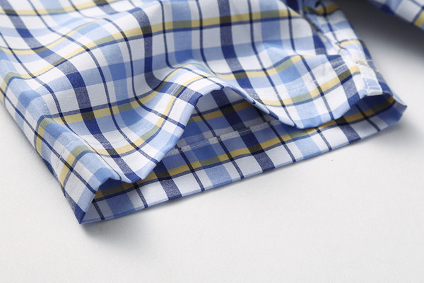 Cămașă casual în carouri, cu buzunar și mâneci scurte