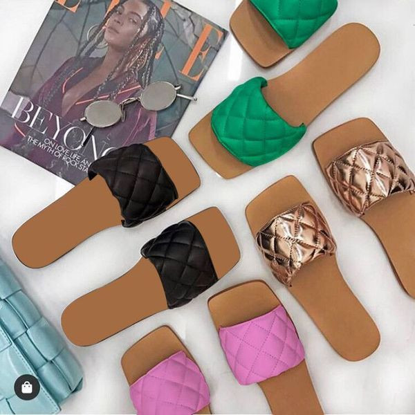 Нов модел ежедневни дамски чехли от еко кожа с равна подметка