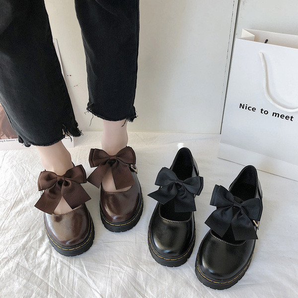 Pantofi retro din piele cu panglică