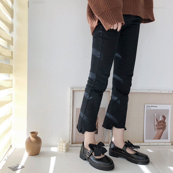 Pantofi retro din piele cu panglică