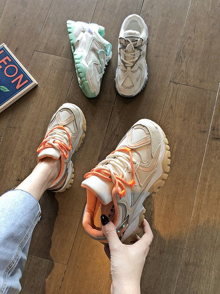 Model nou de adidasi sport dama cu talpa inalta aspra