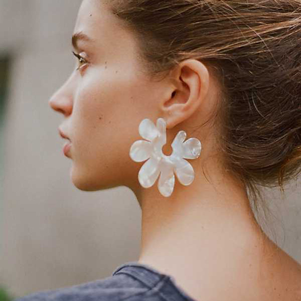 Cercei mari colorati in forma de floare