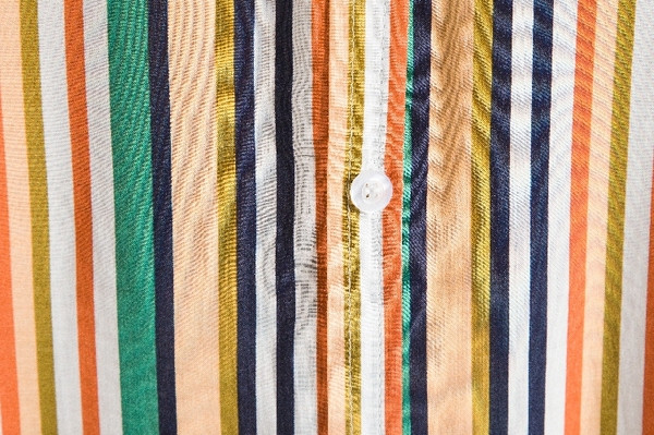 Cămașă bărbătească în dungi cu buzunar și mâneci scurte