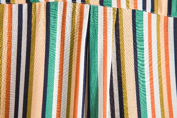 Cămașă bărbătească în dungi cu buzunar și mâneci scurte