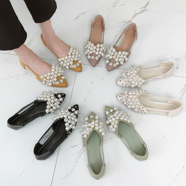 Pantofi moderni de dama model ascutit cu element sidefat