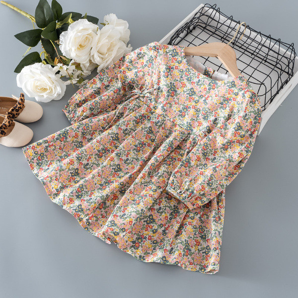Rochie de copii actuală pentru fete cu mâneci lungi și model floral