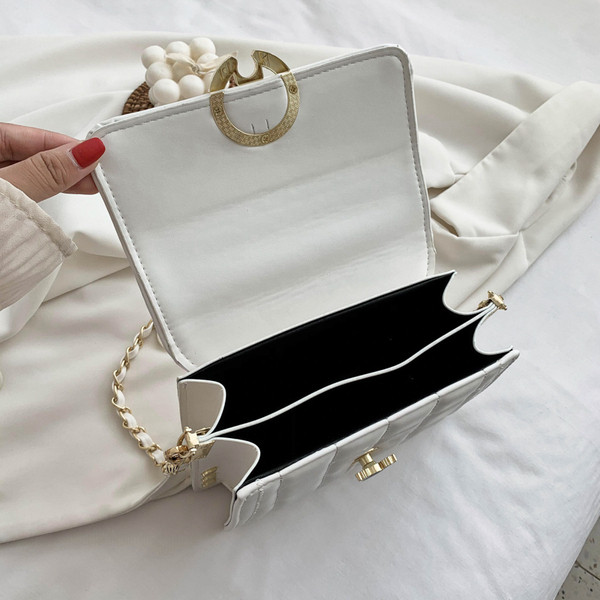 Geanta de dama din piele cu maner lung si inchizator