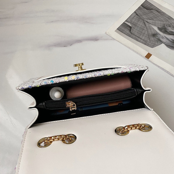 Geanta de mana patrata cu paiete